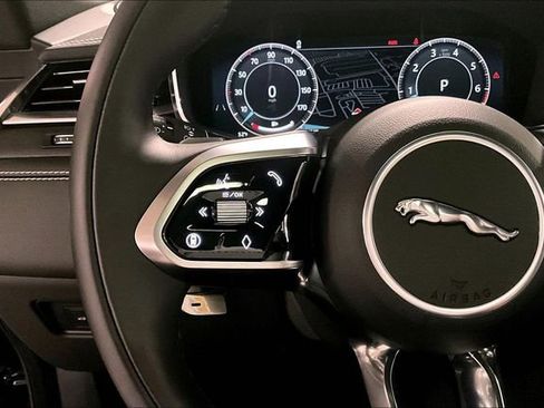 Certified 2025 Jaguar F-PACE R-Dynamic S image 20