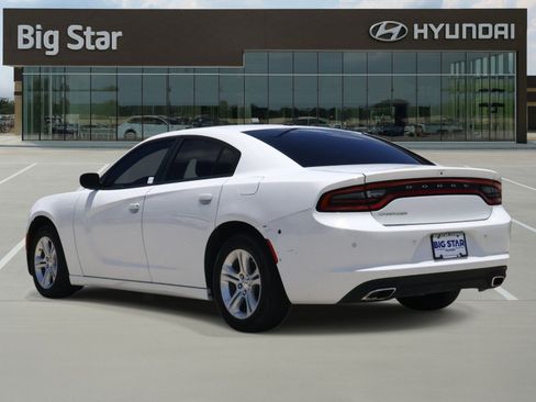 Used 2022 Dodge Charger SXT RWD image 3