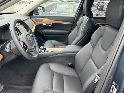 Used 2024 Volvo XC90 T8 Plus w/ Protection Package Premier AWD/4WD image 9