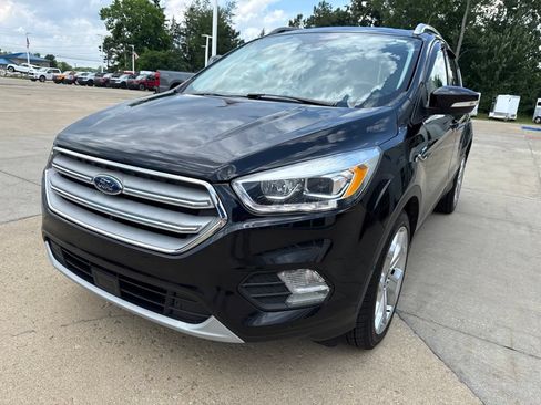 Used 2019 Ford Escape Titanium AWD/4WD image 2