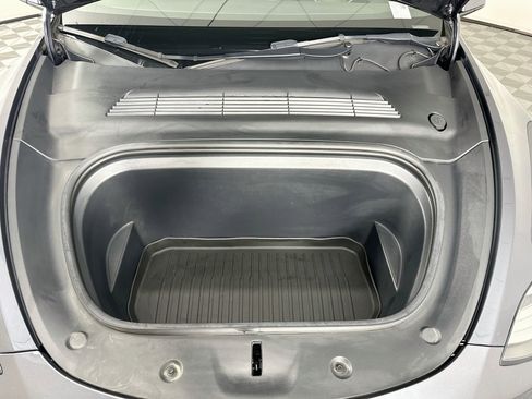 Used 2021 Tesla Model Y Long Range AWD/4WD image 34