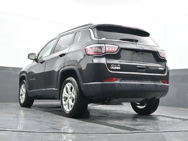 Used 2024 Jeep Compass Latitude AWD/4WD image 50