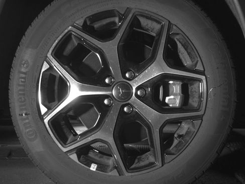 Used 2025 Jeep Compass Limited image 13