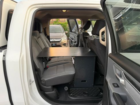 Used 2019 RAM 1500 Big Horn AWD/4WD image 19