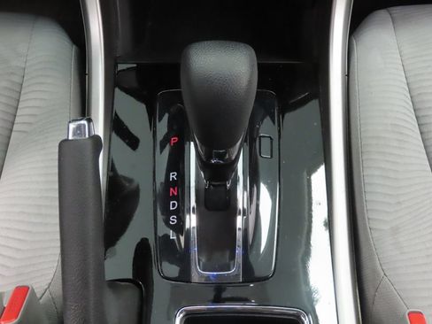Used 2017 Honda Accord LX image 27