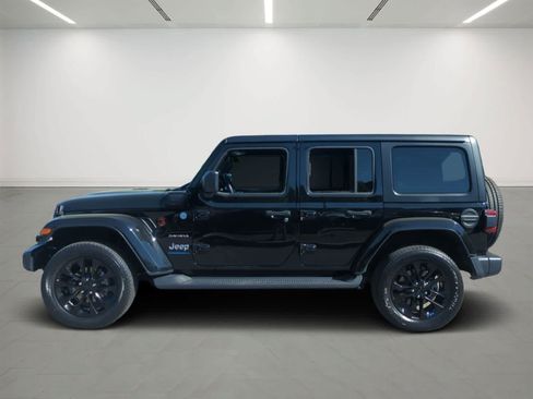 Used 2023 Jeep Wrangler Unlimited Sahara w/ Cold Weather Group AWD/4WD image 3