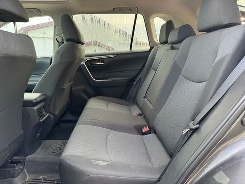 Used 2022 Toyota RAV4 XLE w/ Convenience Package AWD/4WD image 4