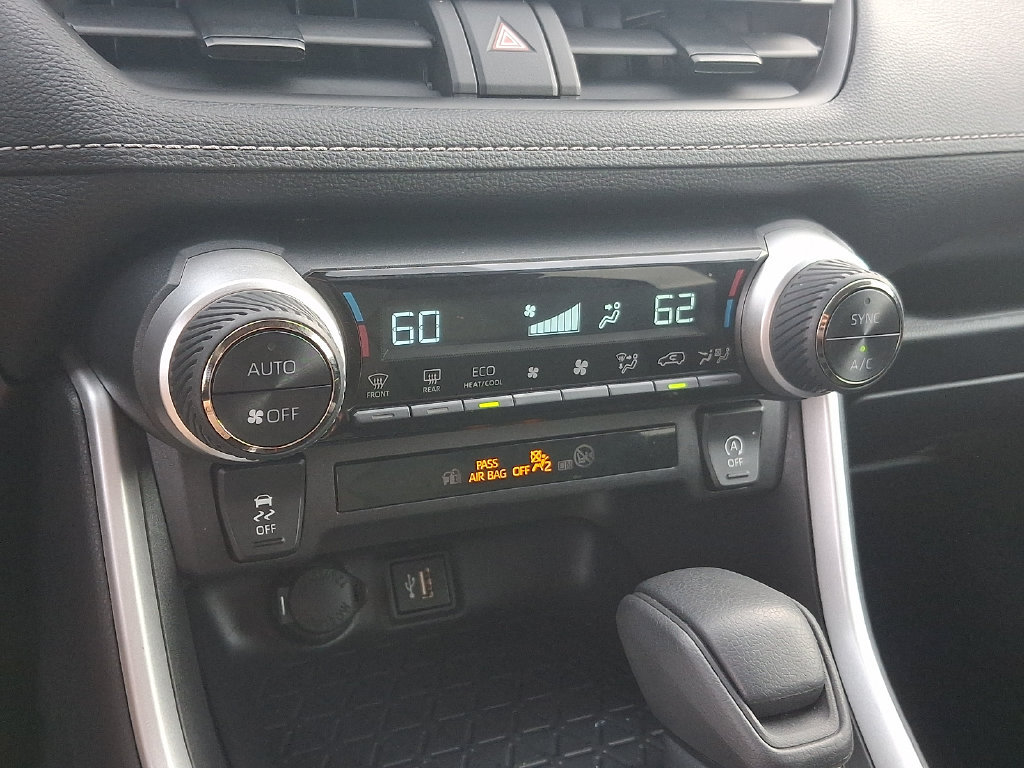 Certified 2025 Toyota RAV4 XLE AWD/4WD image 15