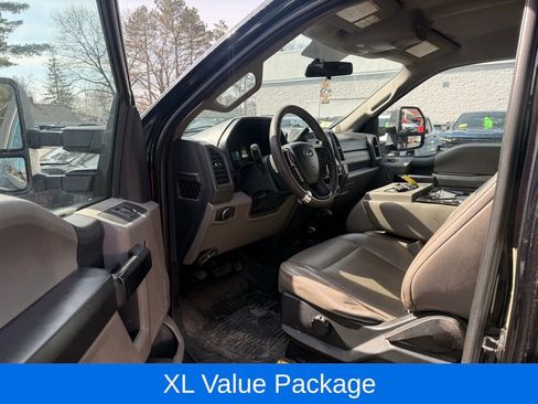 Used 2019 Ford F550 4x4 Regular Cab Super Duty image 4