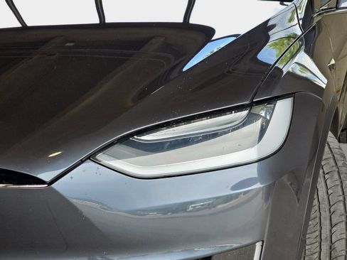 Used 2020 Tesla Model X Long Range AWD/4WD image 32