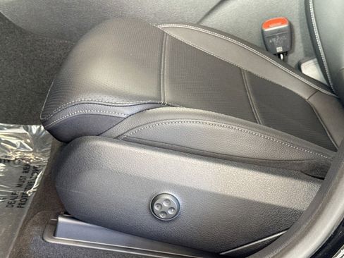 Used 2026 Mercedes-Benz GLC 300 4MATIC image 18