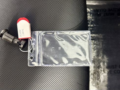 Used 2024 Tesla Cybertruck AWD Crew Cab image 35