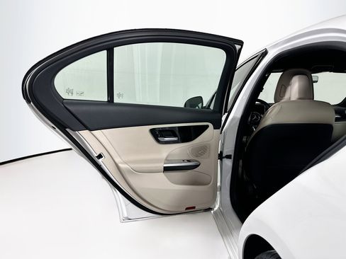 Used 2025 Mercedes-Benz C 300 4MATIC Sedan image 26