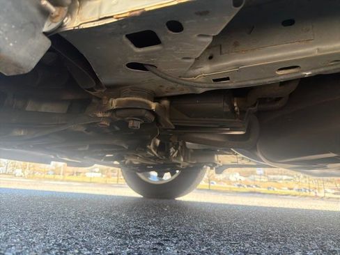 Used 2006 Chrysler Town & Country Touring image 30