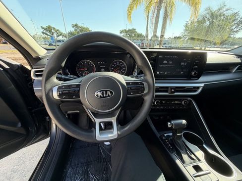 Used 2021 Kia K5 LXS image 10