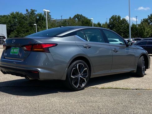 Used 2023 Nissan Altima 2.5 SR AWD/4WD image 3
