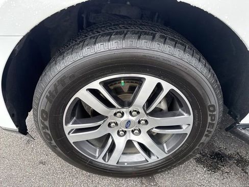Used 2024 Ford Expedition Limited RWD image 9
