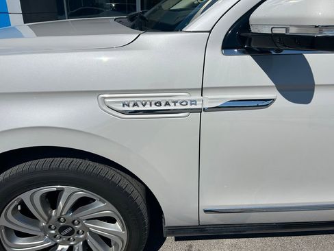 Used 2024 Lincoln Navigator L Reserve AWD/4WD image 3