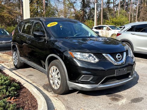 Used 2016 Nissan Rogue S image 3