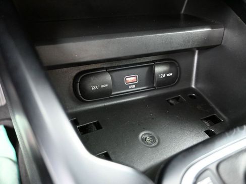 Used 2020 Kia Soul LX image 16