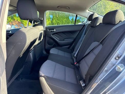 Used 2017 Kia Forte S FWD image 15