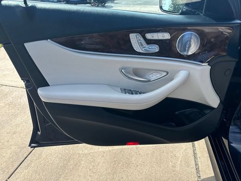 Used 2017 Mercedes-Benz E 300 4MATIC image 12