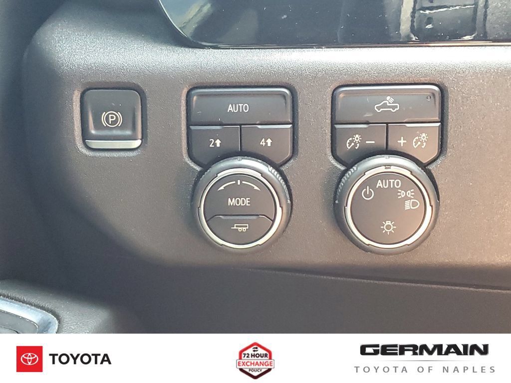Used 2022 Chevrolet Silverado 1500 LT AWD/4WD image 32