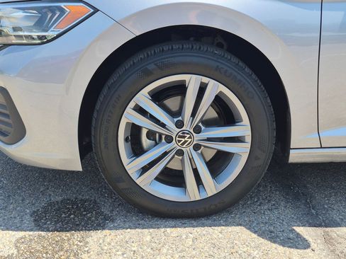 Used 2024 Volkswagen Jetta SE w/ Panoramic Sunroof Package FWD image 14