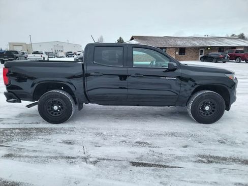 Used 2025 Chevrolet Colorado W/T w/ Advanced Trailering Package image 8