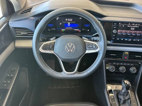 Used 2023 Volkswagen Taos SE FWD image 14