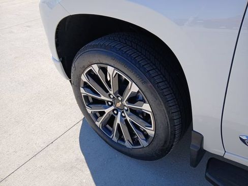 Certified 2025 Chevrolet Silverado 1500 High Country w/ High Country Premium Package AWD/4WD image 31