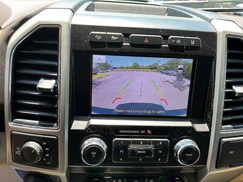 Used 2020 Ford F150 Lariat AWD/4WD image 17