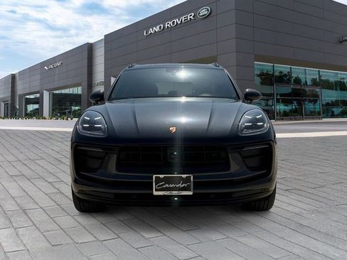 Used 2025 Porsche Macan AWD/4WD image 8