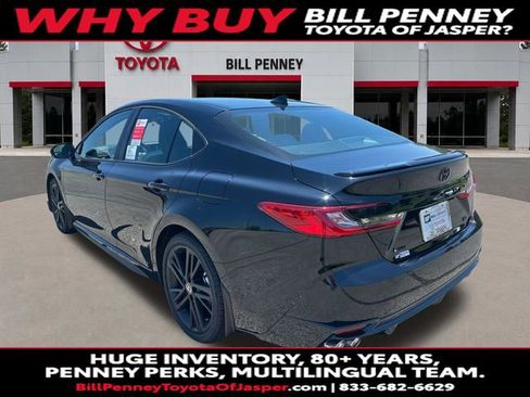 New 2026 Toyota Camry Hybrid FWD image 3