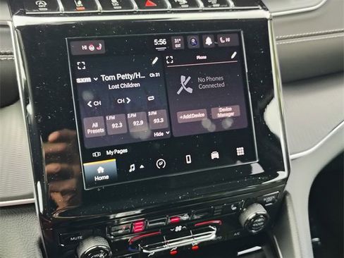 New 2025 Jeep Grand Cherokee L Altitude image 24