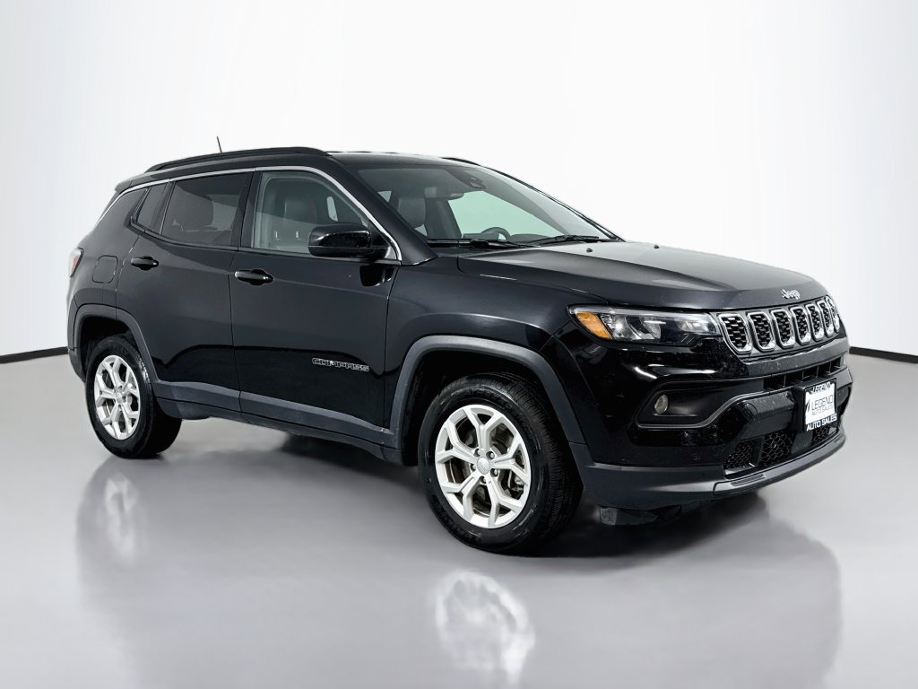 Used 2024 Jeep Compass Latitude AWD/4WD image 4