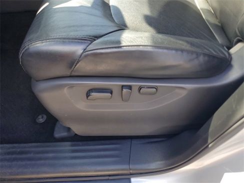 Used 2023 Nissan Armada SL w/ Captain's Chairs Package image 14