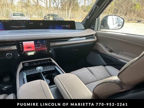 New 2026 Lincoln Navigator L Black Label AWD/4WD image 16