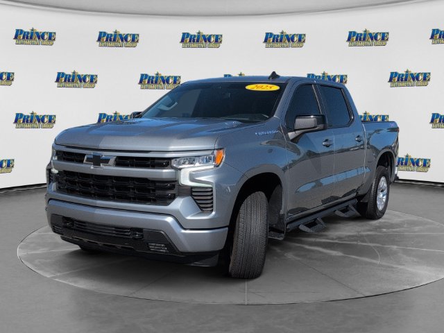 Used 2025 Chevrolet Silverado 1500 RST AWD/4WD image 13