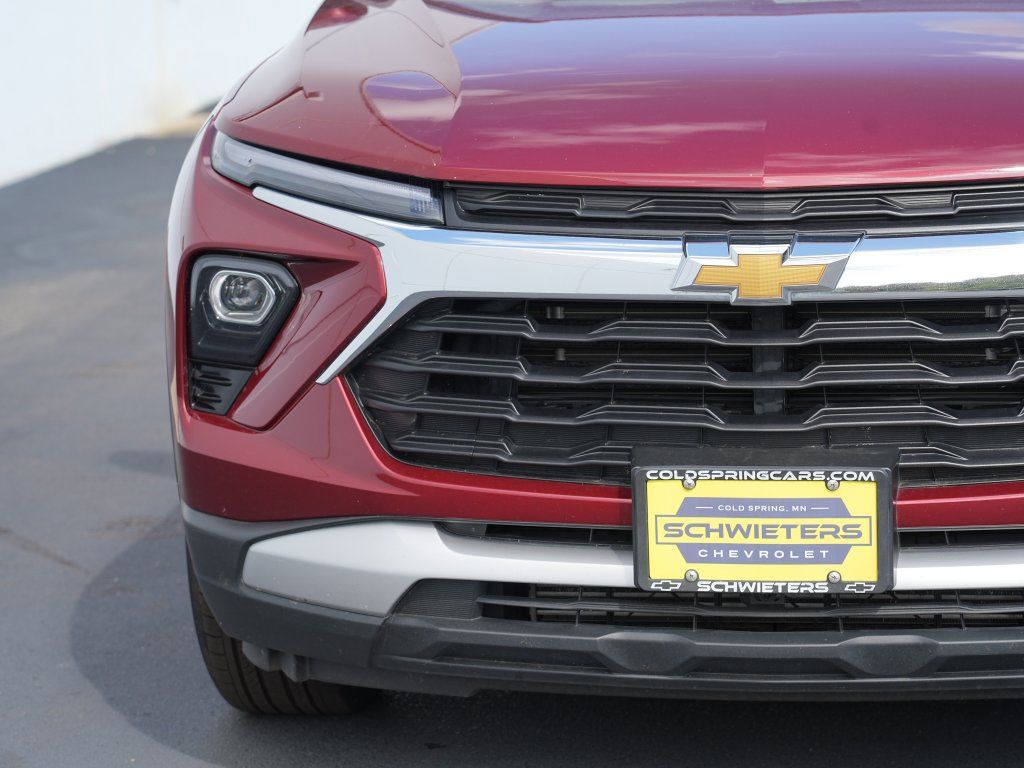 Certified 2024 Chevrolet TrailBlazer LT w/ Driver Confidence Package FWD image 9