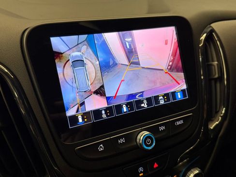 Used 2022 Chevrolet Equinox RS w/ Infotainment Package AWD/4WD image 14