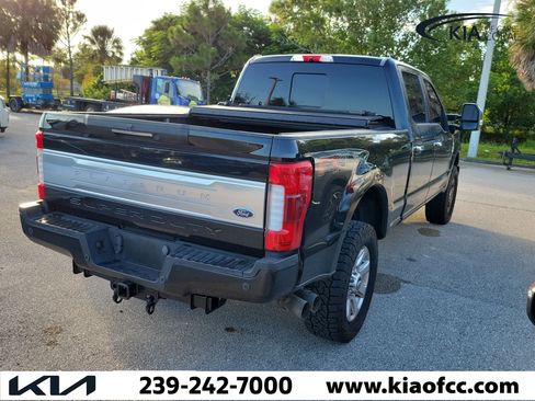 Used 2019 Ford F250 Platinum w/ Platinum Ultimate Package AWD/4WD image 6