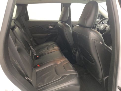 Used 2023 Jeep Cherokee Altitude Lux image 19