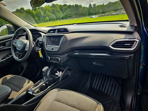Used 2021 Chevrolet TrailBlazer LS AWD/4WD image 35