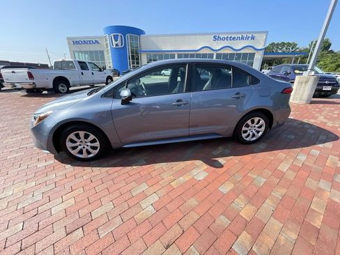 Used 2022 Toyota Corolla LE FWD image 28