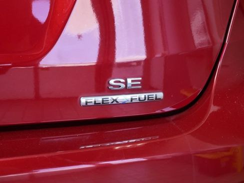 Used 2016 Ford Focus SE w/ SE Sport Package FWD image 9