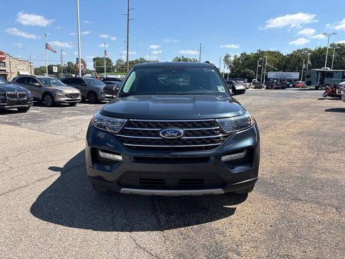 Used 2023 Ford Explorer XLT w/ Equipment Group 202A AWD/4WD image 2