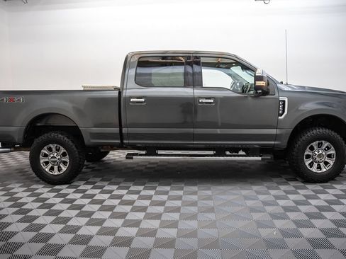 Used 2017 Ford F250 Lariat w/ Chrome Package AWD/4WD image 4
