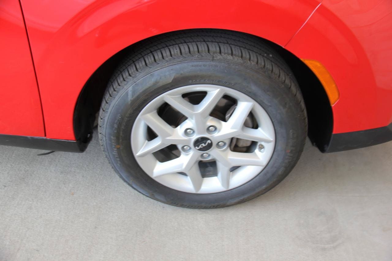 Used 2022 Kia Soul LX w/ Technology Package FWD image 29