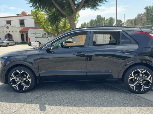 Used 2025 Kia Niro EX Touring FWD image 9